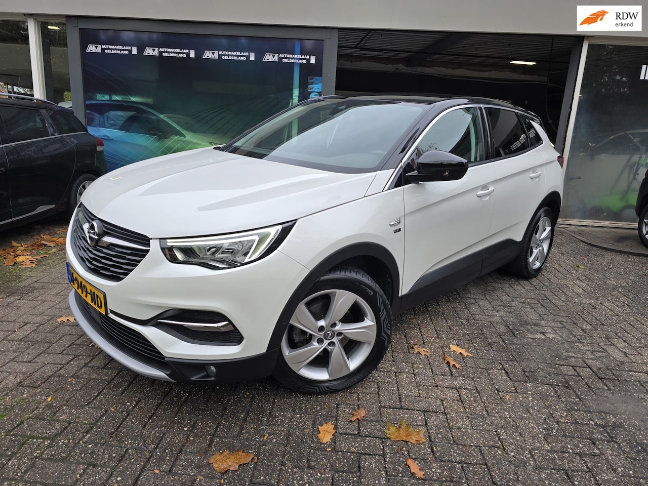 Opel Grandland X - 1.2 Turbo Innovation | 2E EIGENAAR| 12 MND GARANTIE | NAVI | CAMERA | TREKHAAK | - AutoWereld.nl