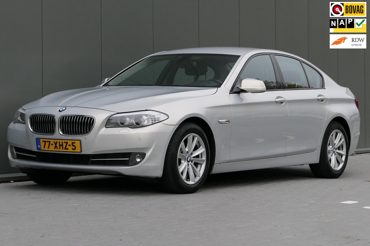 BMW 5-serie - 520i High Executive NAP Leder Sportstoelen Navi - AutoWereld.nl