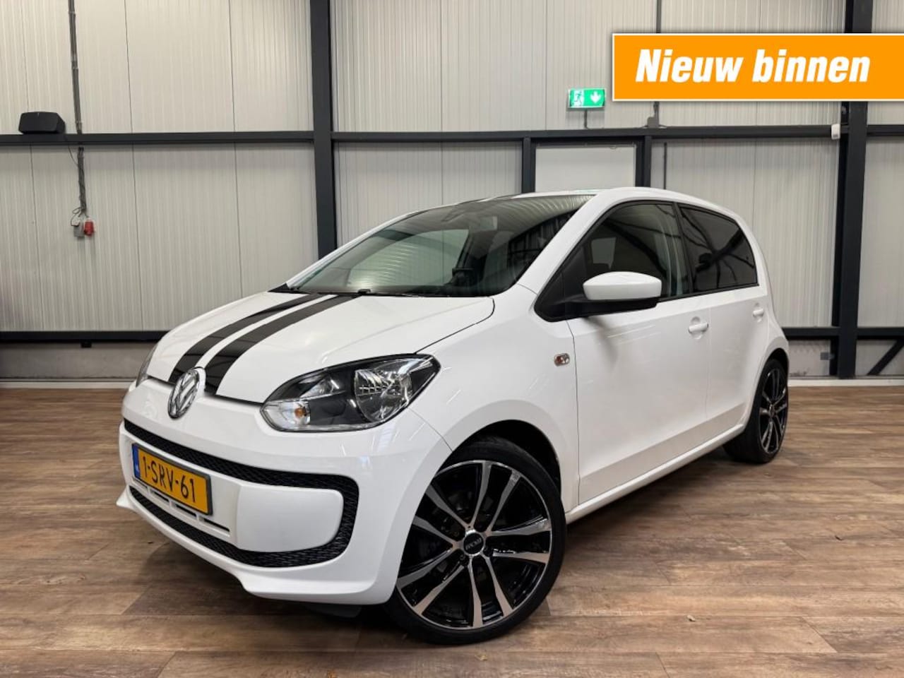 Volkswagen Up! - Move BlueMotion / AIRCO / 5-DRS / NAVI / 17VELGEN / - AutoWereld.nl
