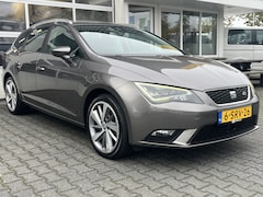 SEAT Leon ST - 1.2 TSI DSG Automaat Style Business ACC Trekhaak afneembaar Leder/ Alcantara Navigatie Sou