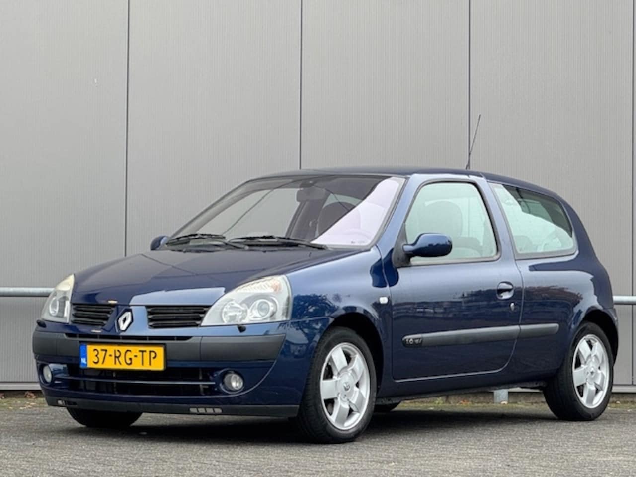Renault Clio - 1.6-16V Initiale 1.6-16V Initiale - AutoWereld.nl