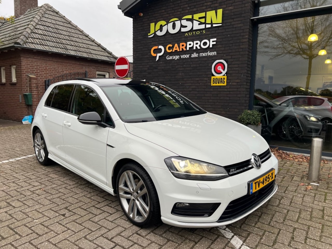 Volkswagen Golf - 1.4 TSI BNS ED. R C.3 x R LINE - AutoWereld.nl