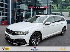 Volkswagen Passat Variant - 1.4 TSI DSG GTE PANO-DAK/TREKHAAK/CAMERA/NAVI/CARPLAY/HUD/ACC/E-KLEP