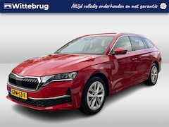 Skoda Octavia Combi - 1.5 TSI MHEV Business Edition / Zwenkbare trekhaak / Keyless / Camera / Adaptive cruise /
