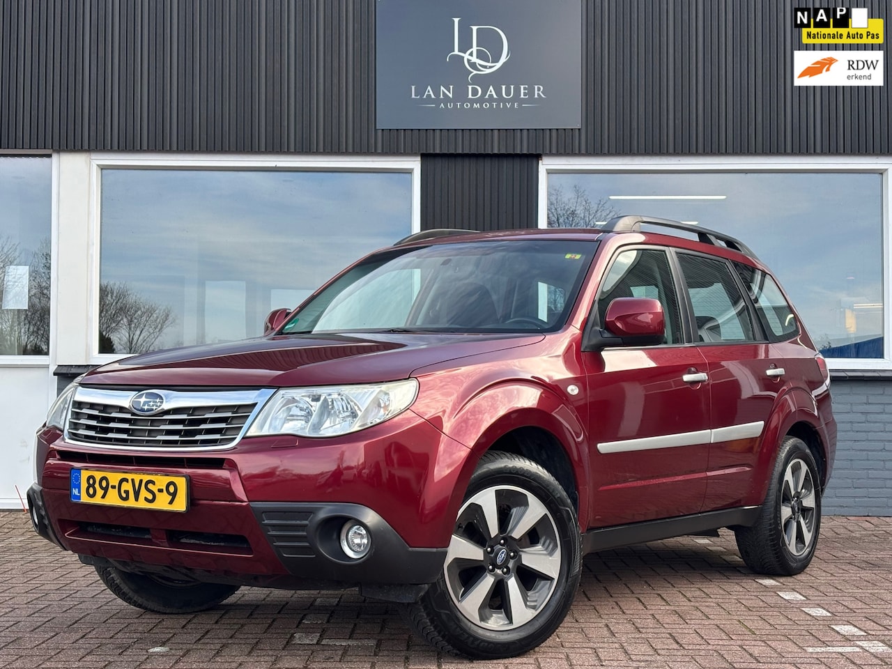 Subaru Forester - 2.0 Luxury / Dealer OH / Trekhaak / Automaat / - AutoWereld.nl