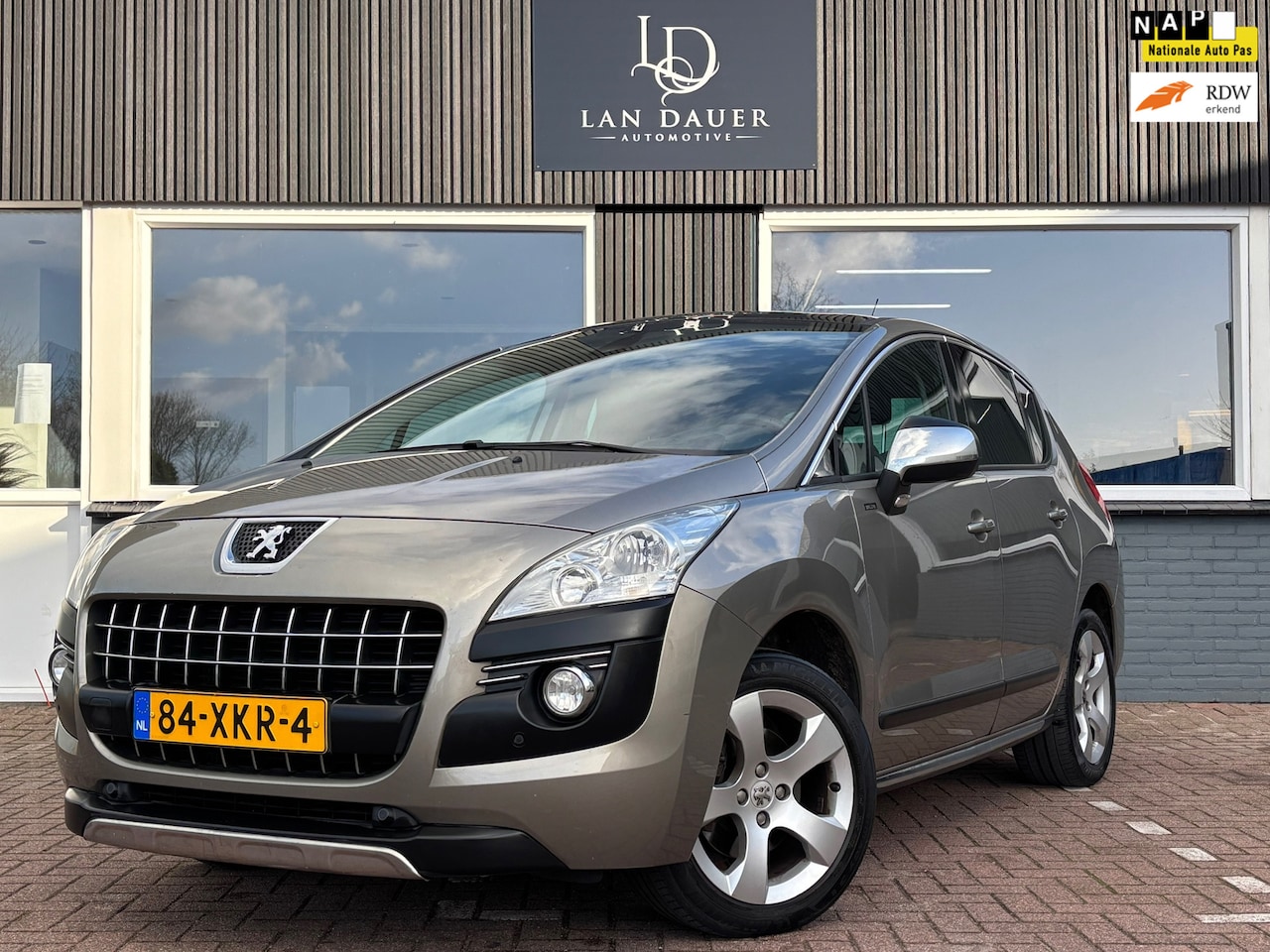 Peugeot 3008 - 1.6 THP Online / Dealer OH / Pano / Leder / - AutoWereld.nl