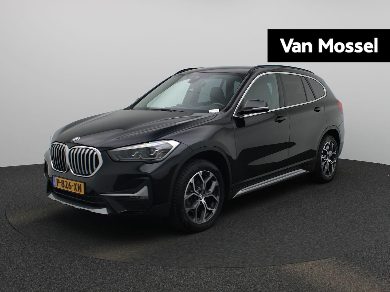 BMW X1 - sDrive18i Business Edition | Automaat | Navigatie | Head-up display | Trekhaak | Climate C - AutoWereld.nl