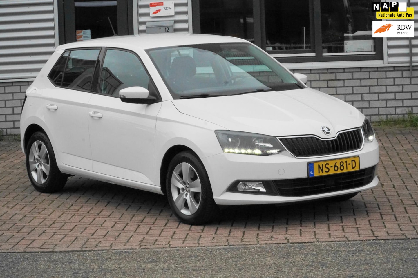 Skoda Fabia - 1.2 TSI Style NAVI TREKHAAK 1EIG. - AutoWereld.nl