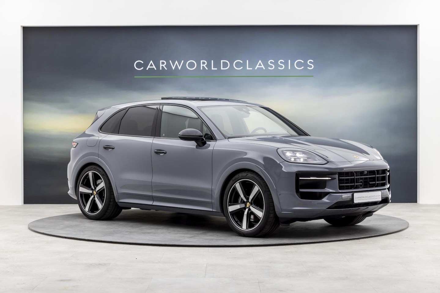 Porsche Cayenne - 3.0 E-HYBRID SPORTDESIGN PASSENGER DISPLAY | LUCHT - AutoWereld.nl