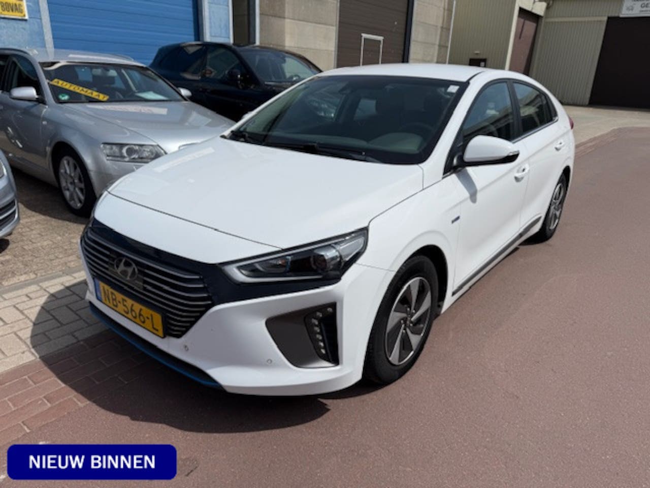 Hyundai IONIQ - 1.6 GDi Comfort 2017 NAP 169.961km Nwe All Season banden Zeer fijne auto met alle boekjes. - AutoWereld.nl