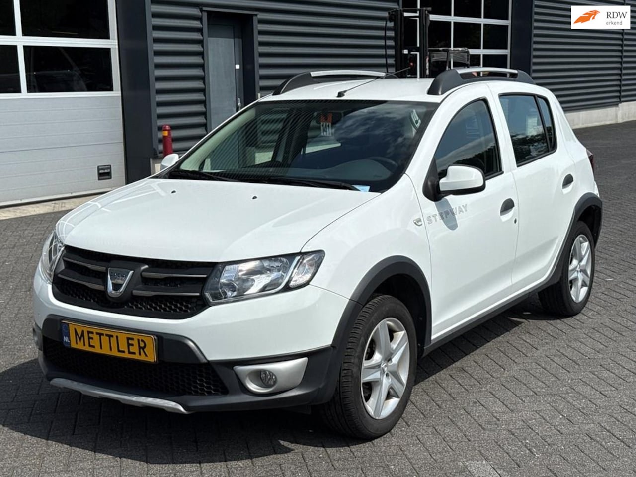 Dacia Sandero Stepway - 0.9 TCe Lauréate, Navi, Clima, PDC - AutoWereld.nl