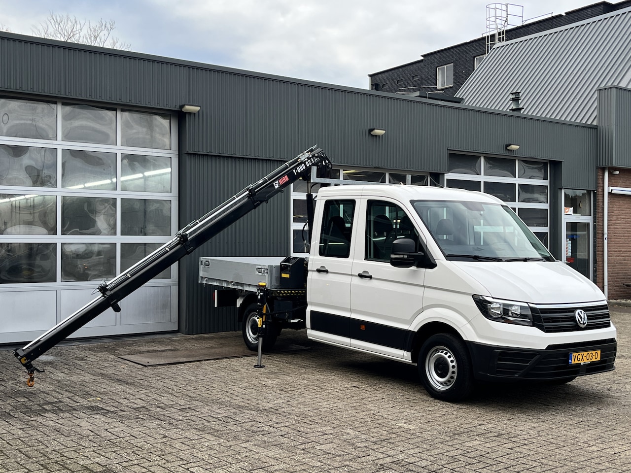 Volkswagen Crafter - 35 2.0 TDI DC Hiab Laadkraan 023-3 Trekhaak 2500 kg trekgewicht Airco Cruise controle 6-Pe - AutoWereld.nl
