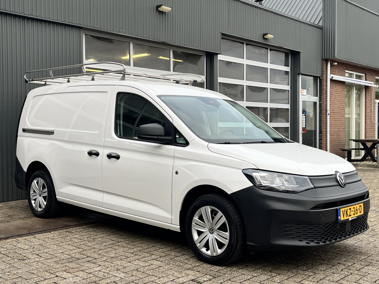 Volkswagen Caddy Cargo Maxi - 2.0 TDI Airco Trekhaak 1400kg trekgewicht Imperiaal Telefoonvoorbereiding Schuifdeur Houte - AutoWereld.nl