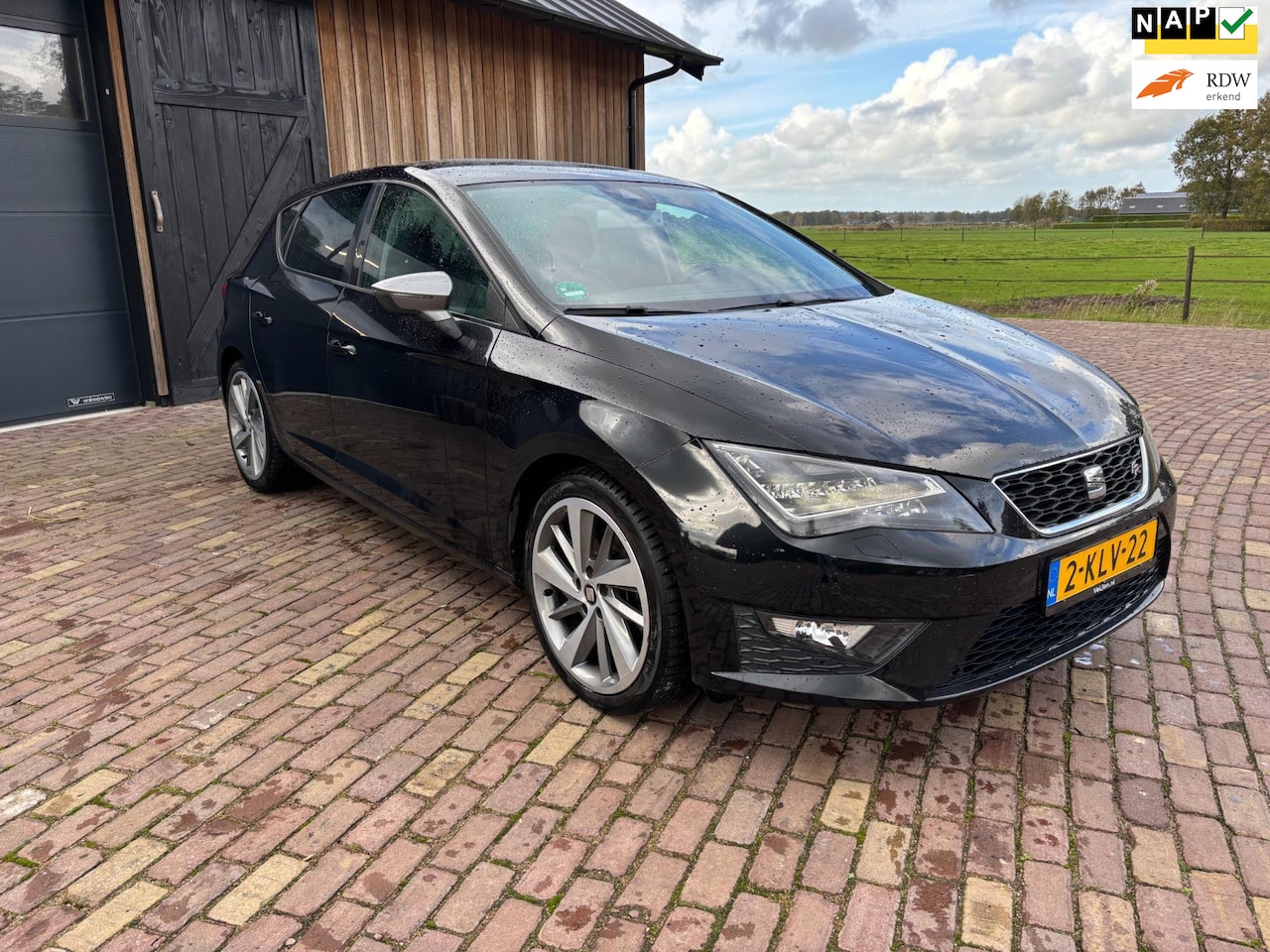 SEAT Leon - 1.8 TSI FR 1.8 TSI FR , NL AUTO ,LED , CAMERA , NAVI , LAGE KMSTAND. - AutoWereld.nl