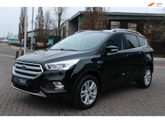 Ford Kuga - 1.5 Titanium ZWART NAVIGATIE CRUISE CONTROLE