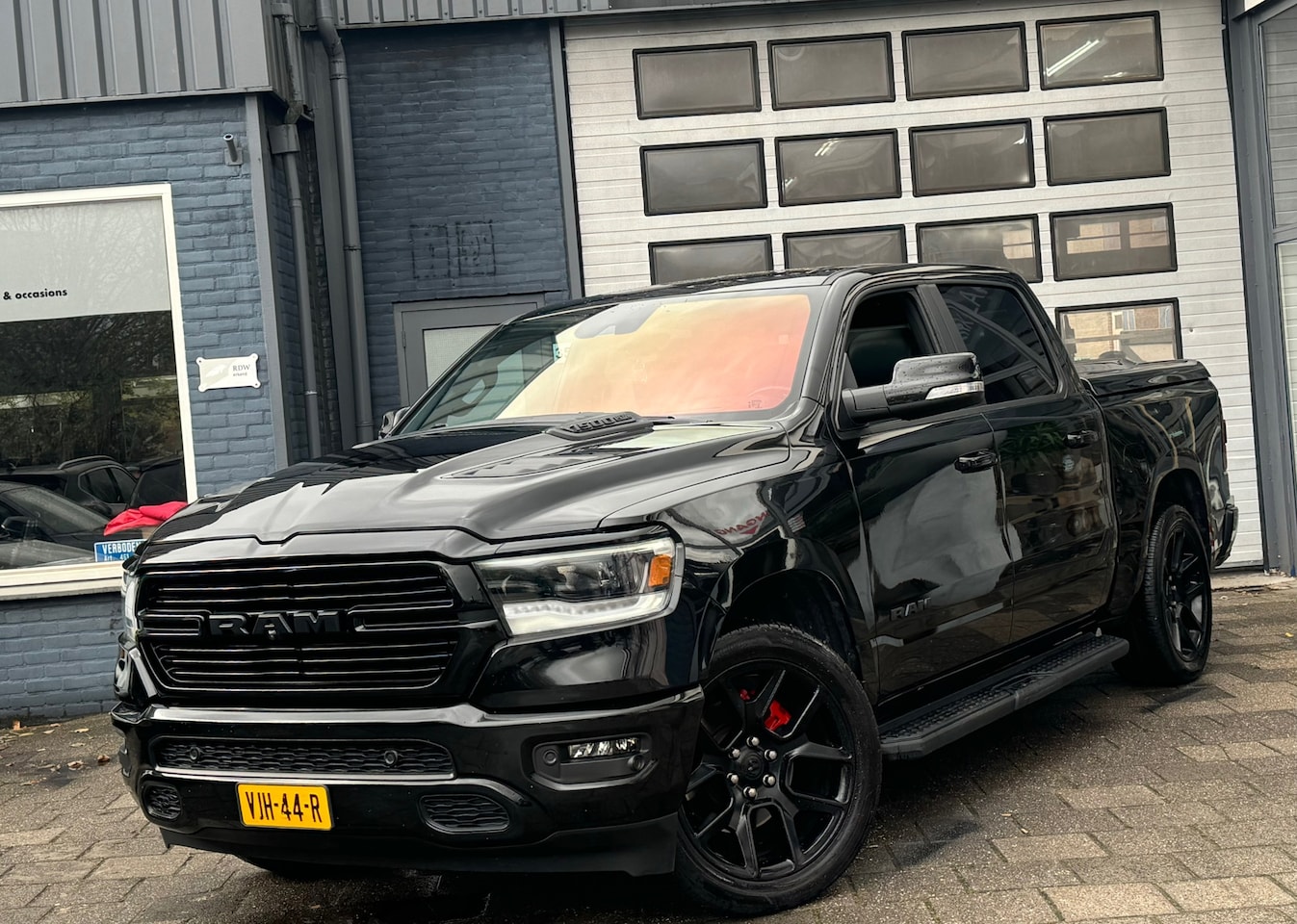 Dodge Ram 1500 - 5.7 V8 4x4 Crew Cab Longhorn | Pano | 360 Camera | N.A.P - AutoWereld.nl