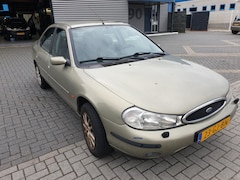 Ford Mondeo - 1.8-16V Ghia Platinum