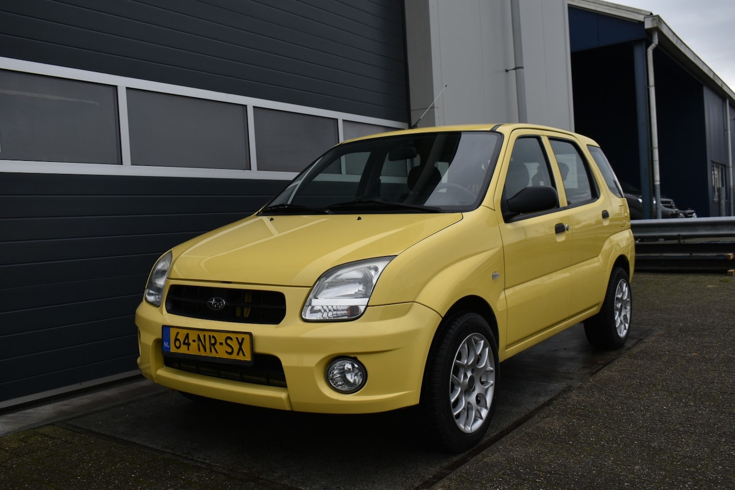 Subaru Justy - 1.3-16V 4X4 lage km stand - AutoWereld.nl
