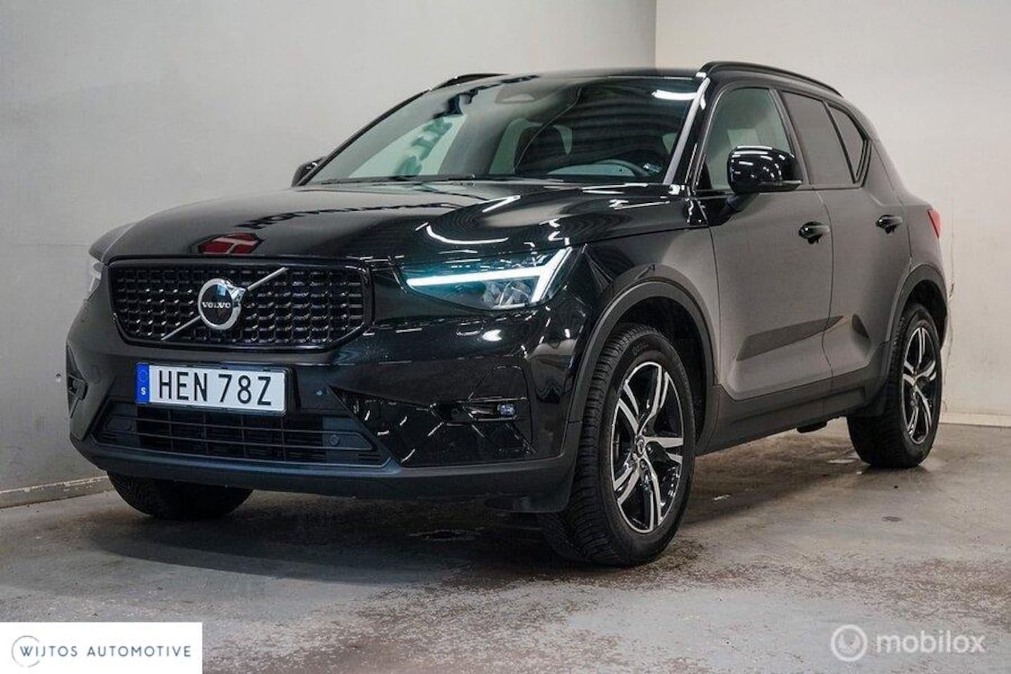 Volvo XC40 - 2.0 B3 Plus Dark 2.0 B3 Plus Dark, trekhaak - AutoWereld.nl