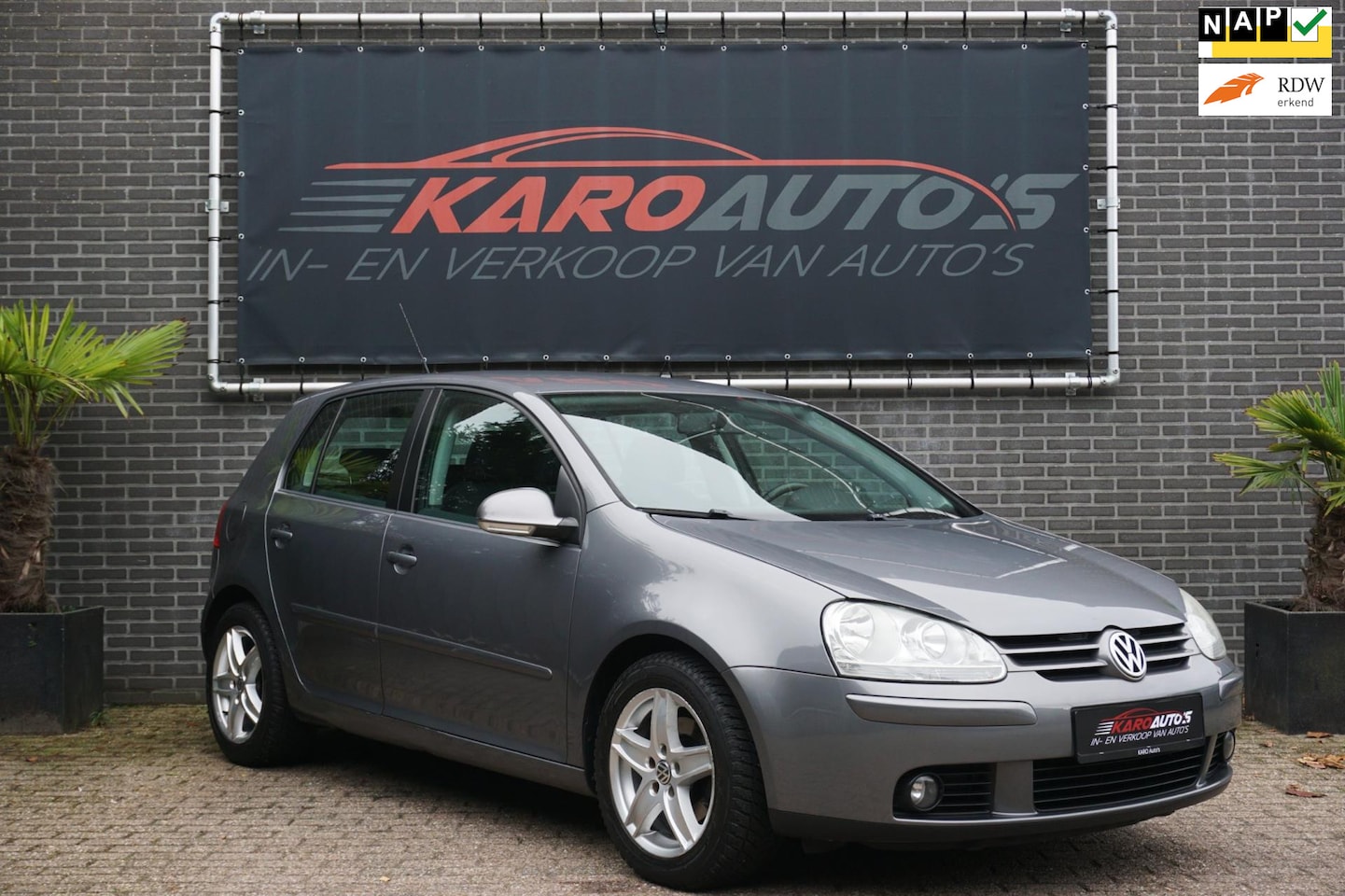 Volkswagen Golf - 1.6 FSI Comf Nav Cruis Clima Elek R Trekh Lm - AutoWereld.nl