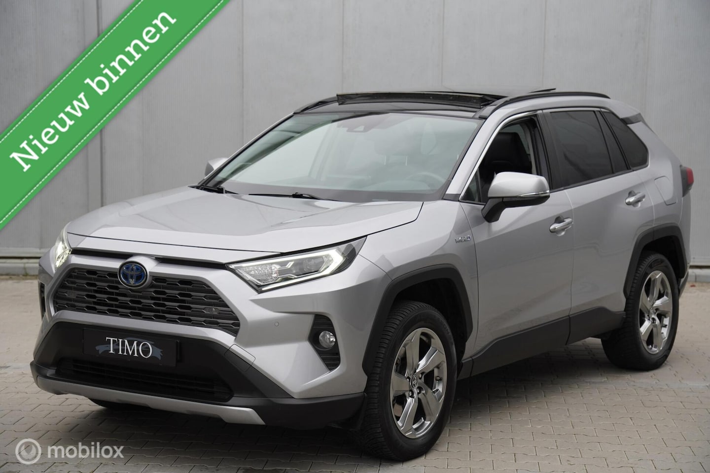 Toyota RAV4 - Hybrid AWD Style|Pano|1650KG Trekgewicht - AutoWereld.nl