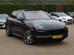 Porsche Cayenne - 3.0 E-Hybrid / Trekhaak / Panoramadak / 360Camera / Sportdegin + Chrono / Softclose / 21''