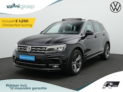 Volkswagen Tiguan - 2.0 TSI 190 pk DSG 4Motion Highline Business R / R-Line | Panoramadak | Trekhaak | Achteru
