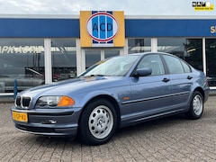 BMW 3-serie - 318i Automaat Executive | Orig. NL | Climatecontrol | Trekhaak | Sport interieur |