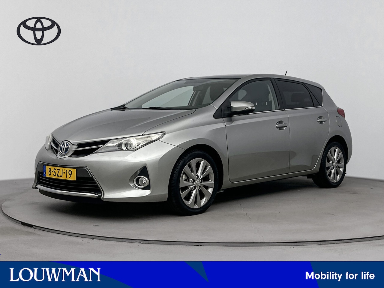 Toyota Auris - 1.8 Hybrid Lease | Panoramadak | Navigatie - AutoWereld.nl