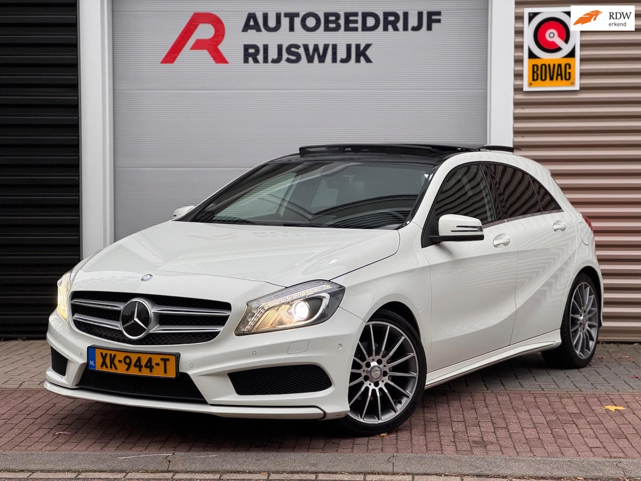 Mercedes-Benz A-klasse - 200 AMG Pano/Harman/Kardon/Camera/Xenon - AutoWereld.nl