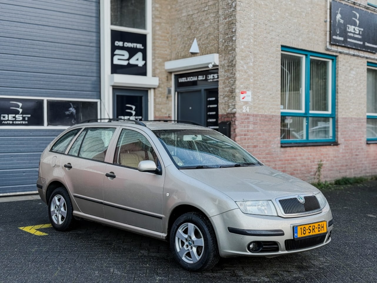 Skoda Fabia Combi - 1.4-16V Elegance - AutoWereld.nl