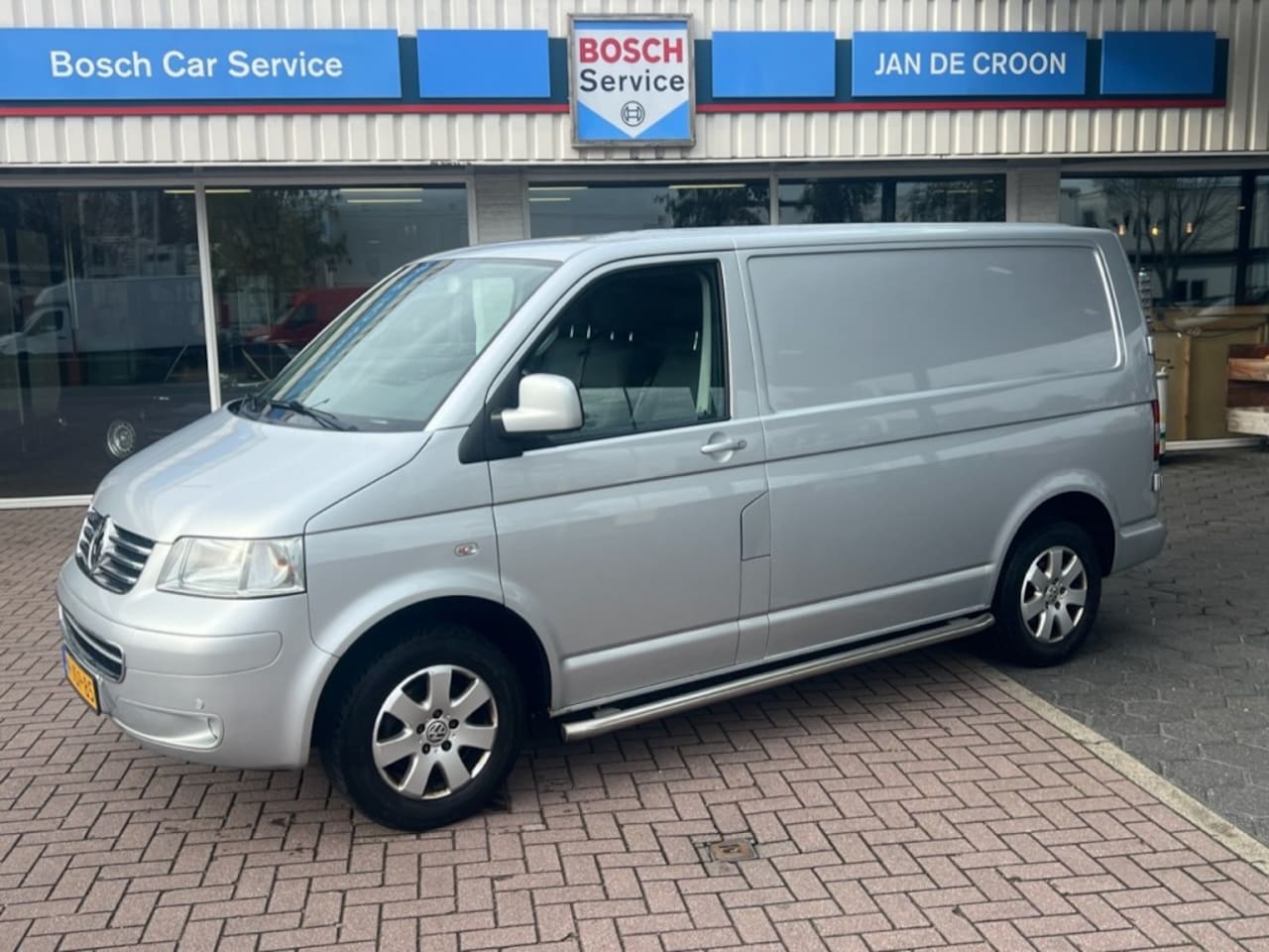 Volkswagen Transporter - 2.5 TDI 130pk DSG airco 2e eig. Trekhaak #YOUNGTIMER - AutoWereld.nl