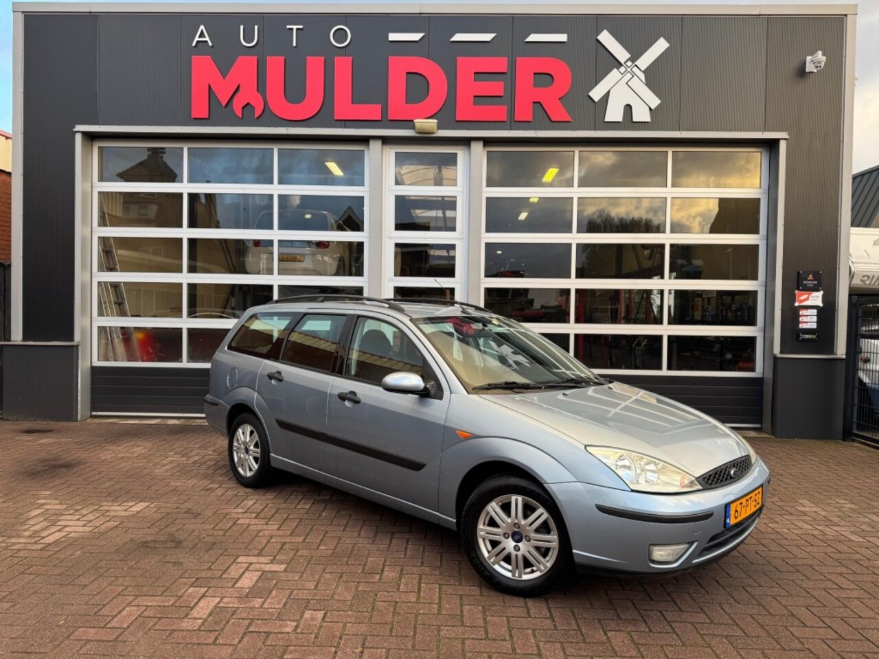 Ford Focus Wagon - WAGON 1.6 16V FUTURA / AIRCO / LEDER / AIRCO / TREKHAAK / APK NIEUW! - AutoWereld.nl