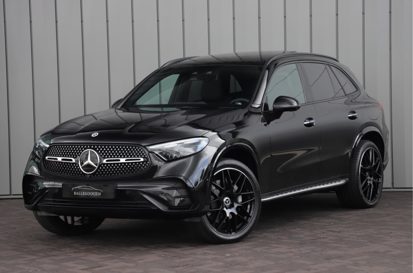 Mercedes-Benz GLC-klasse - 300e AMG 4-Matic Aut9 | 313PK | Head-up | Pano | Memory | Burmester | Distronic | Digital- - AutoWereld.nl