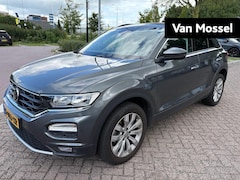 Volkswagen T-Roc - 1.5 TSI Sport 150 PK | Automaat | Airco | Navigatie | Apple Carplay | Adaptive Cruise Cont