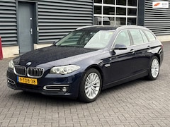 BMW 5-serie Touring - 528i High Luxury Edition / PANO / TREKHAAK / LEDER / MOTOR DEFECT