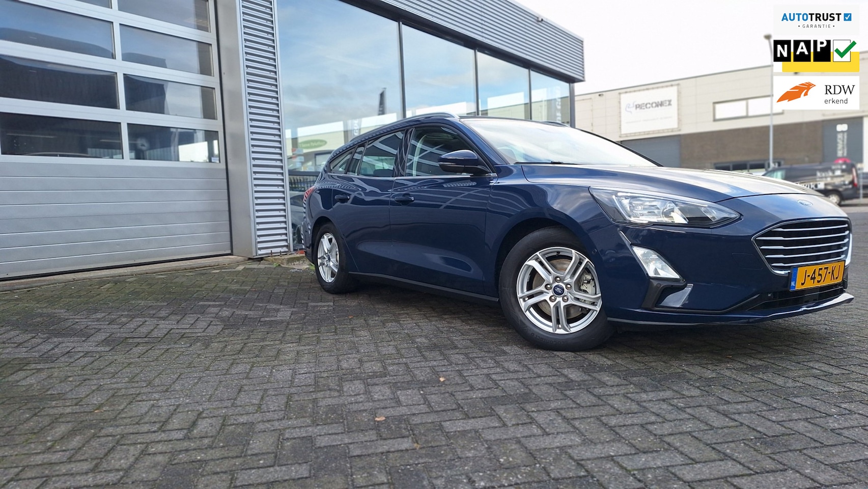 Ford Focus Wagon - 1.0 EcoBoost Edition Business/Nav*Achteruitrij camera*Pdc V/A*Panoramadak*Trekhaak/Enz - AutoWereld.nl