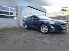 Ford Focus Wagon - 1.0 EcoBoost Edition Business/Nav*Achteruitrij camera*Pdc V/A*Panoramadak*Trekhaak/Enz
