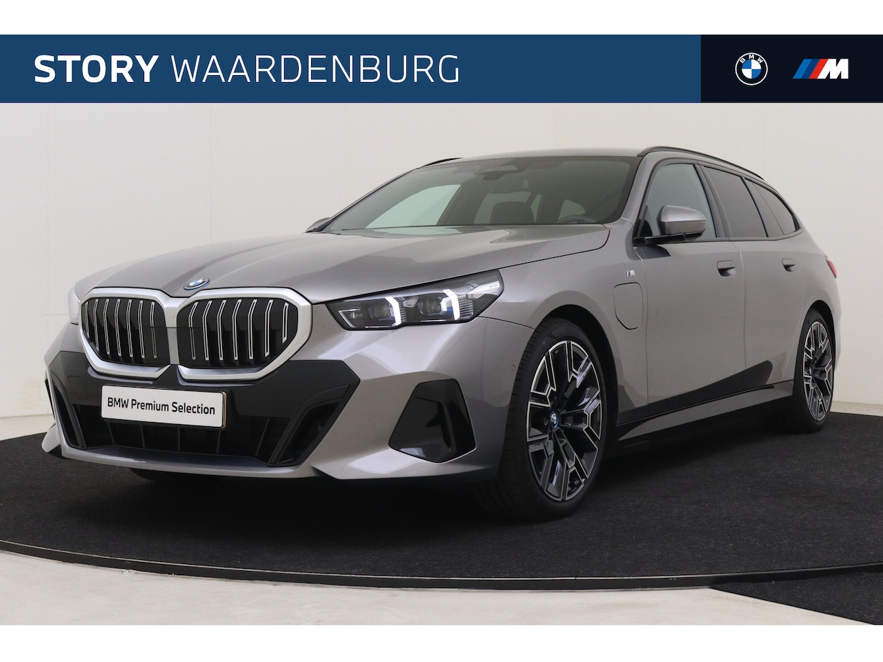 BMW 5-serie Touring - 530e M Sport Automaat / Trekhaak / Achteruitrijcamera / Comfort Access / Adaptieve LED / S - AutoWereld.nl