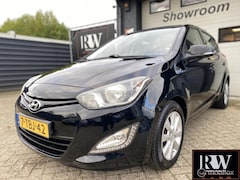 Hyundai i20 - 1.2i i-Motion *TREKHAAK AFNEEMBAAR*AIRCO*NAP