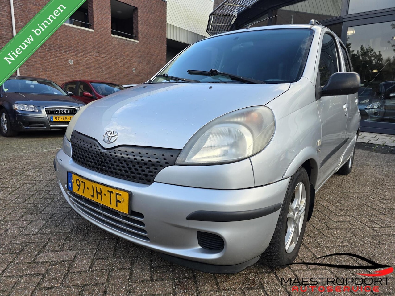 Toyota Yaris Verso - 1.5 e-Soul – Mini-Camper met Zonnepanelen & Extra Accu! - AutoWereld.nl