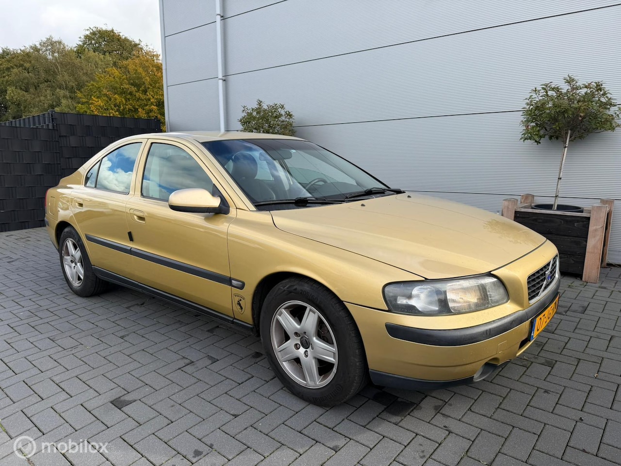 Volvo S60 - 2.4 2.4, half leder, airco, trekhaak - AutoWereld.nl