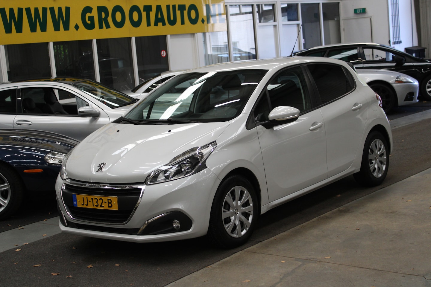 Peugeot 208 - 1.2 PureTech Blue Lion Airco, Cruise Control, Navigatie, Stuurbekrachtiging - AutoWereld.nl
