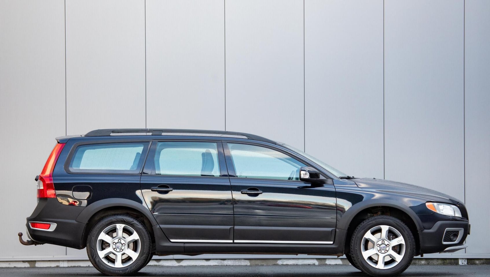 Volvo XC70 - 2.4D Summum Leer|Xenon|Youngtimer - AutoWereld.nl