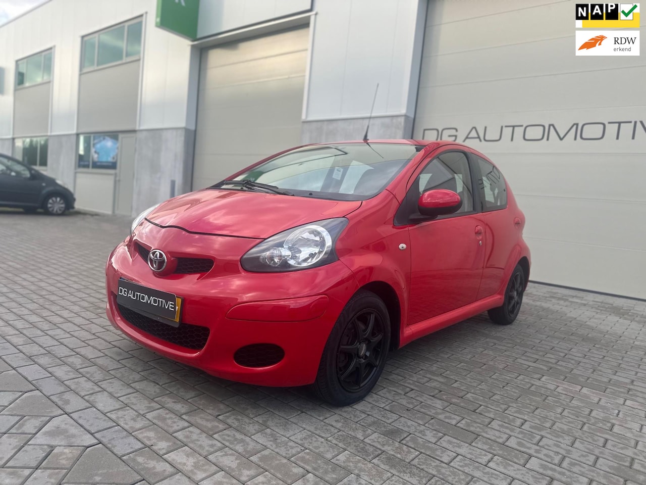 Toyota Aygo - 1.0-12V Comfort APK 26-09-2026 AUTOMAAT ELEKTRISCHE RAMEN AUX - AutoWereld.nl