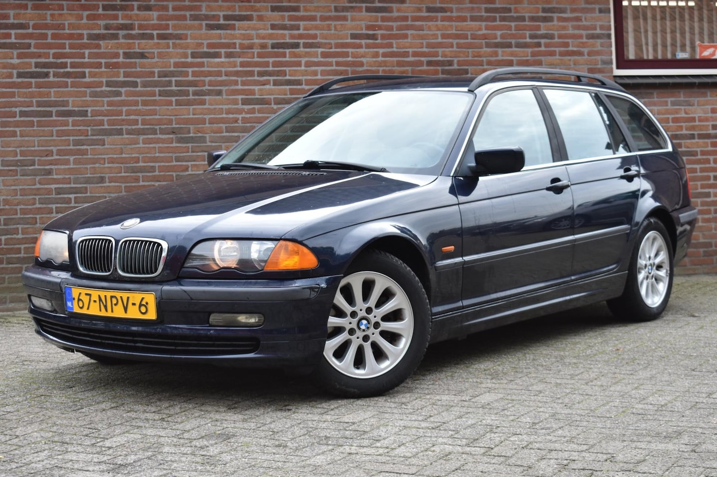 BMW 3-serie Touring - 320i '99 Inruiler zo mee - AutoWereld.nl