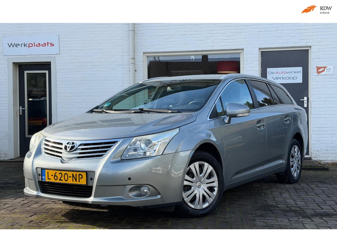 Toyota Avensis Wagon - 1.8 VVTi Trekhaak AUTOMAAT - AutoWereld.nl