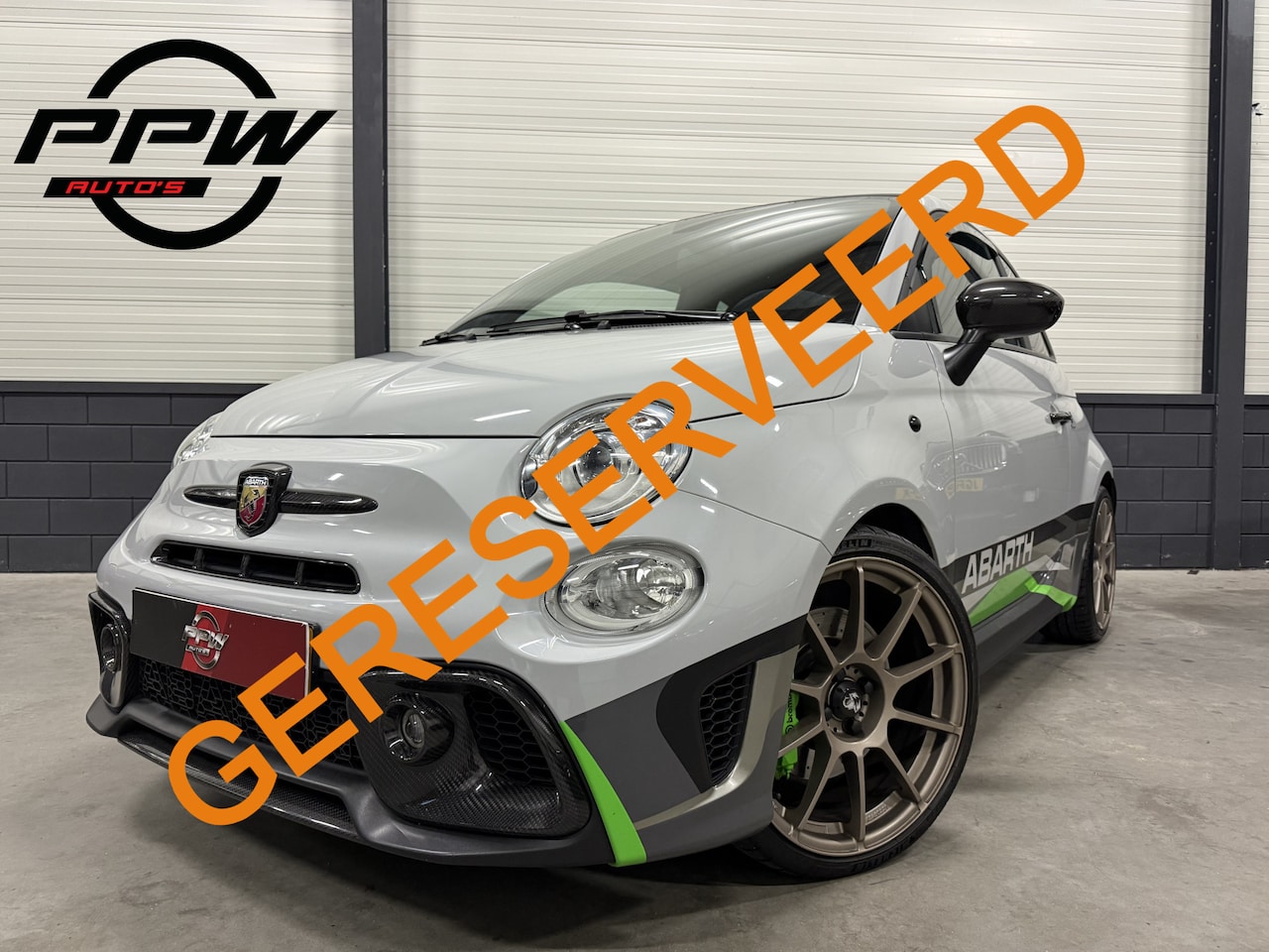 Fiat 500 Abarth - 595 Competizione 211PK AKRAPOVIC/SABELT/CARBON/BREMBO/BEATS/18"/GRIGIO-CENERE/ORIG.NL AUTO - AutoWereld.nl