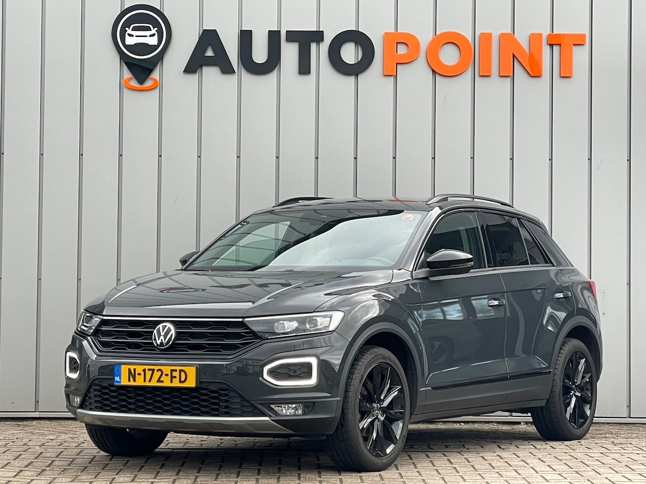 Volkswagen T-Roc - 1.5 TSI Sport VIRTUAL LED TREKHAAK DEALER OND - AutoWereld.nl