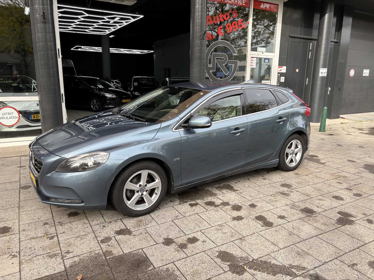 Volvo V40 - 1.6 D2 Momentum 1.6 D2 Momentum - AutoWereld.nl